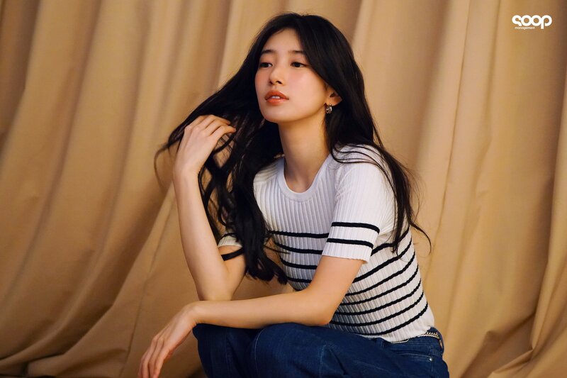 240405 SOOP Naver Post - Suzy - Guess S/S 2024 Campaign Behind documents 18