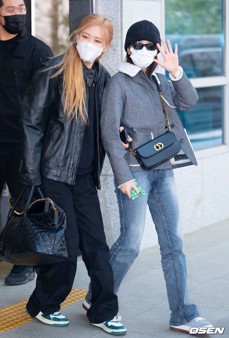 230305 - ROSÉ & JISOO at the Seoul Gimpo Business Aviation Center Airport documents 3