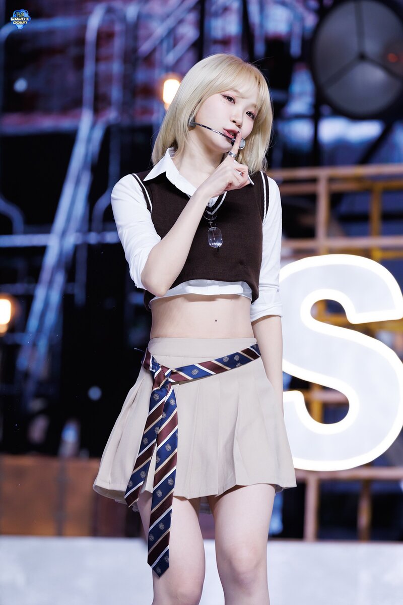 240307 LE SSERAFIM Chaewon - 'EASY' and 'Smart' at M Countdown documents 5