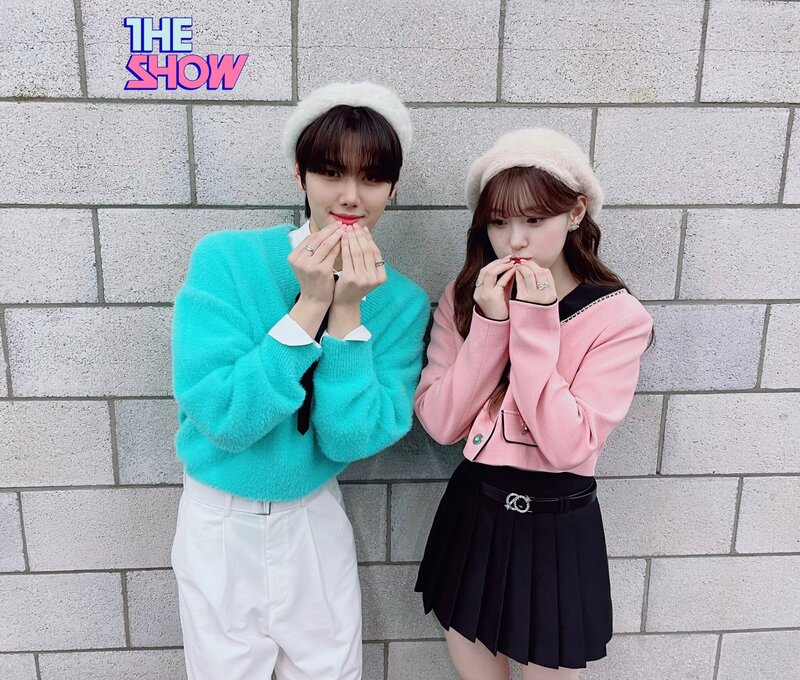 221122 THE SHOW Twitter Update - CRAVITY Minhee, KEP1ER Chaehyun documents 1