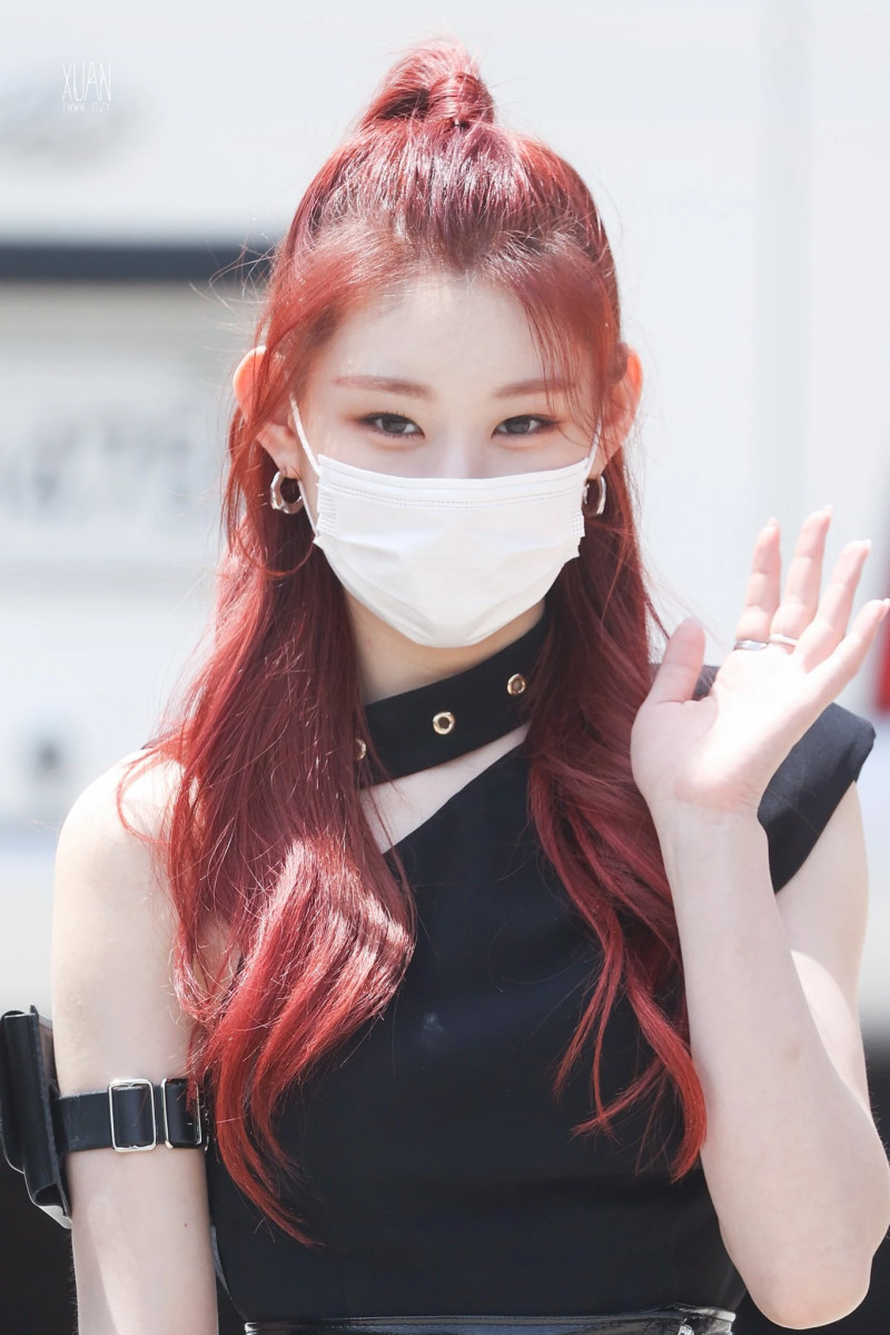 210512 ITZY Chaeryeong - On the way to Show Champion documents 1