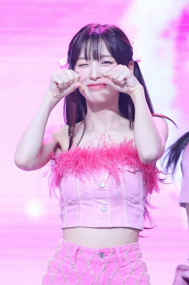230802 OH MY GIRL Arin - 'Celebrate' at Show Champion documents 12