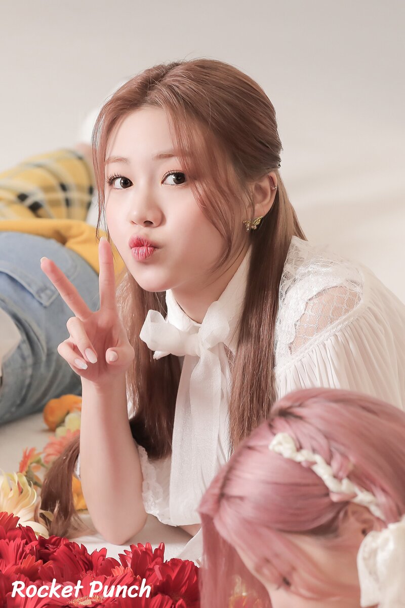 220628 Woollim Naver - Rocket Punch - 'Fiore' Jacket Shoot documents 20