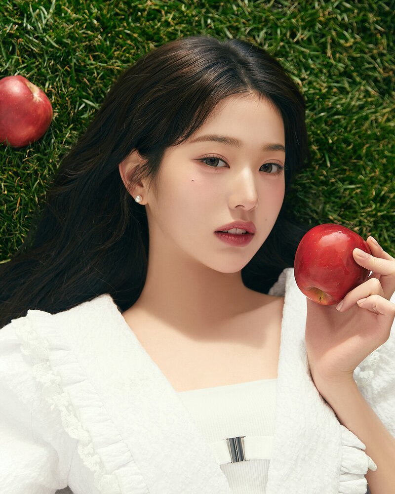 Jang Wonyoung for Hapa Kristin "One&Only Kristin" April 2024 Collection documents 8