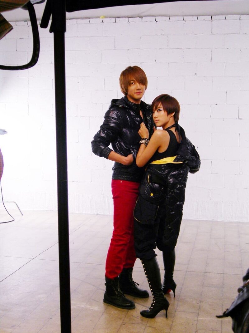 T-ara Eunjung and Supernova Geonil for Unionbay (behind the scenes photos) documents 3