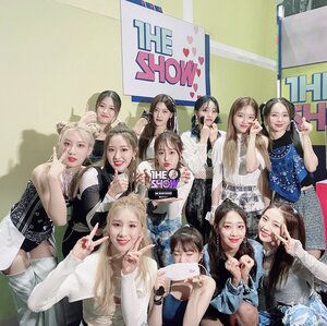 210706 The Show Twitter Update - LOONA