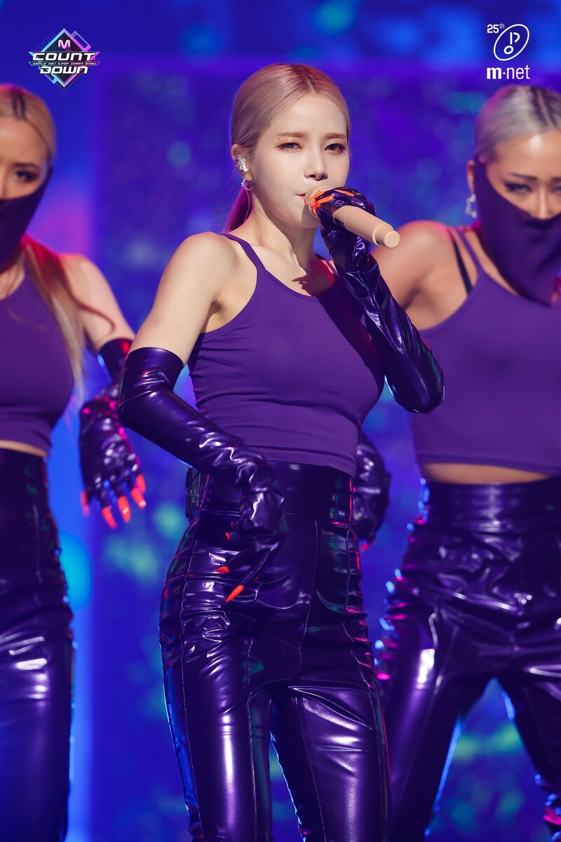 200423 Solar - 'Spit it out' at M Countdown (Mnet Naver Update) documents 2