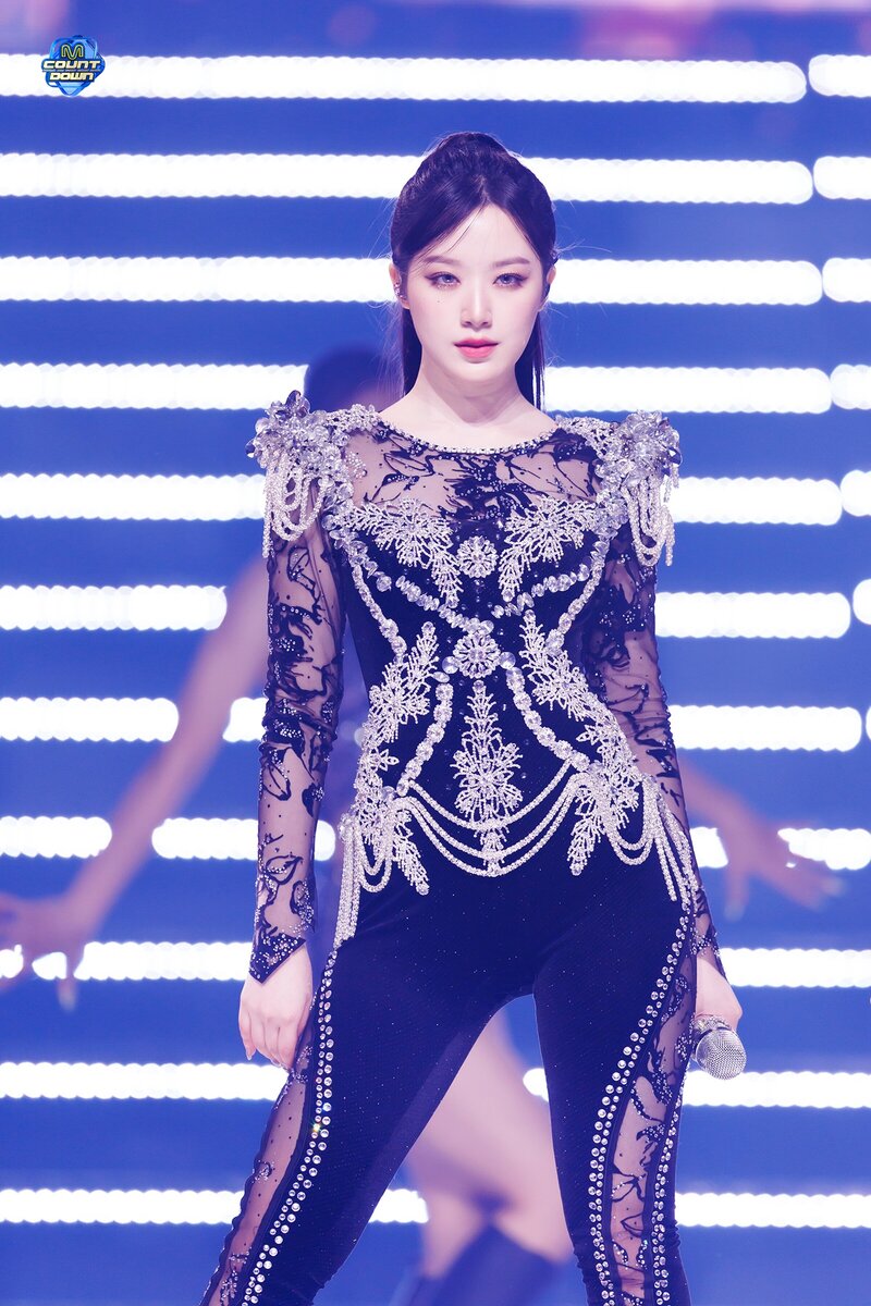 240201 (G)I-DLE Shuhua - 'Super Lady' at M Countdown documents 7