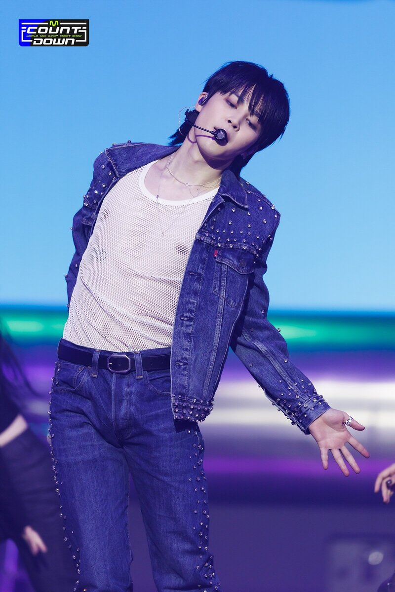 230330 BTS Jimin - 'Like Crazy' at M COUNTDOWN documents 3