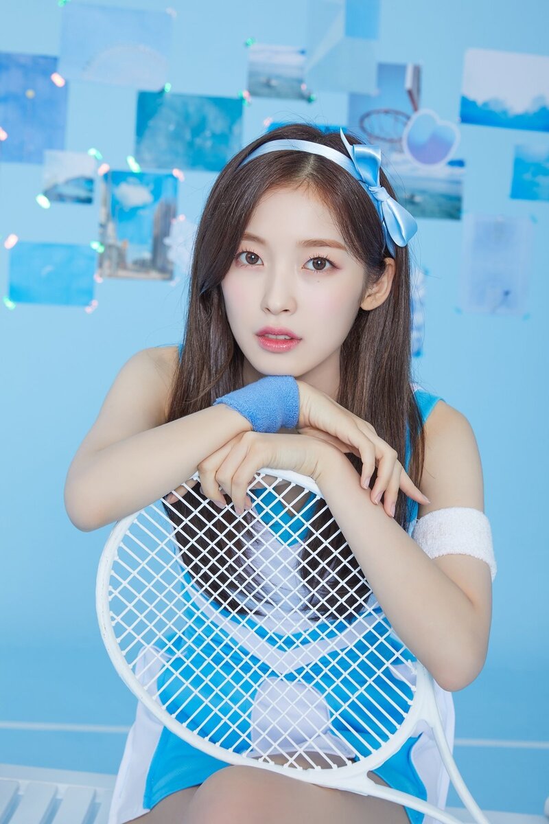 OH MY GIRL - Cute Concept 'Blizzard Blue' - Photoshoot by Universe documents 9