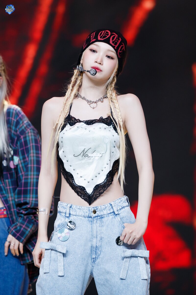 240307 LE SSERAFIM Chaewon - 'EASY' and 'Smart' at M Countdown documents 22