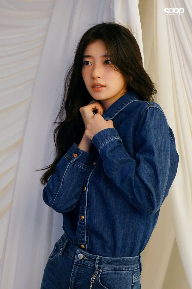 240405 SOOP Naver Post - Suzy - Guess S/S 2024 Campaign Behind documents 11