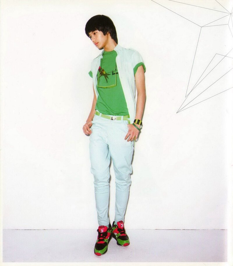 [SCANS] SHINee first mini album 'Replay' scans documents 16