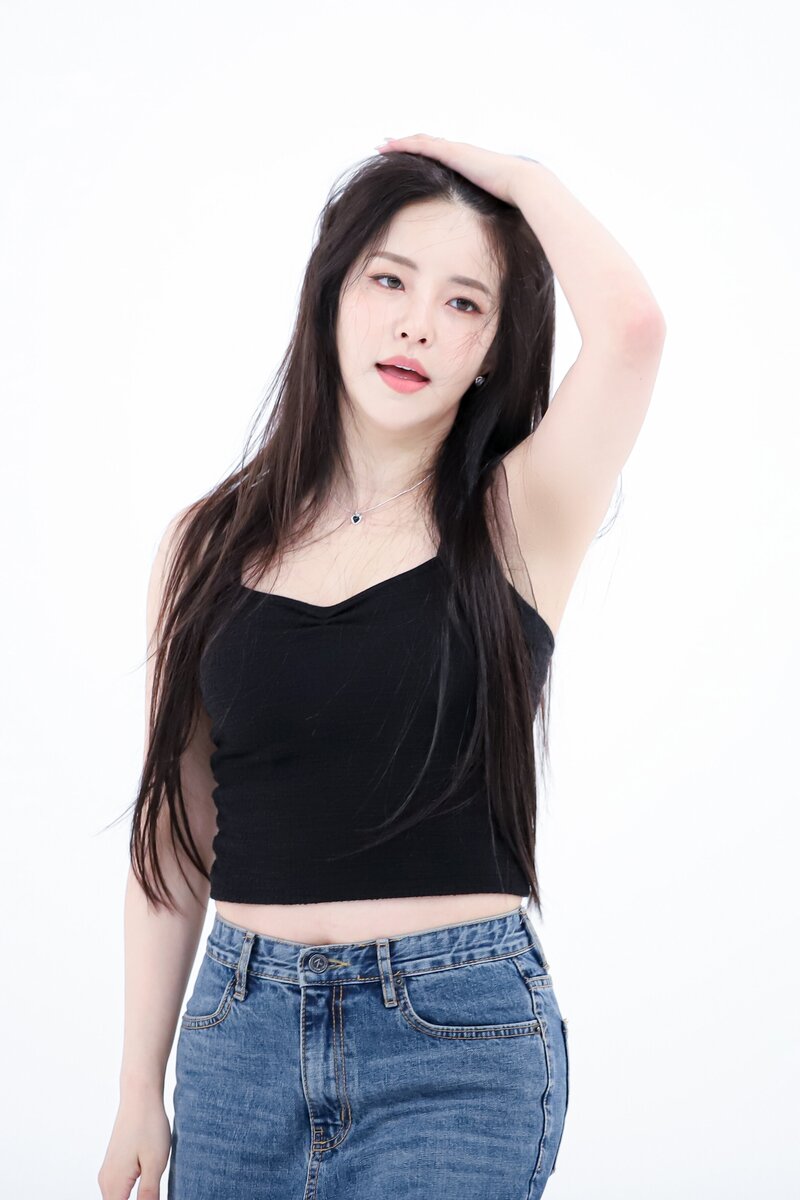 230801 MBC Naver - BBGIRLS Youjoung - Weekly Idol On-site Photos documents 1