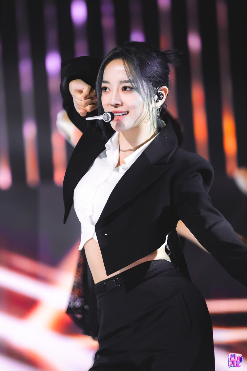 230917 KIM SEJEONG - 'TOP OR CLIFF' at Inkigayo documents 1