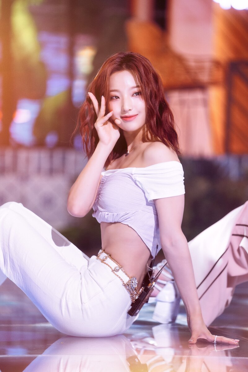 220703 fromis_9 Saerom - 'Stay This Way' at Inkigayo documents 10