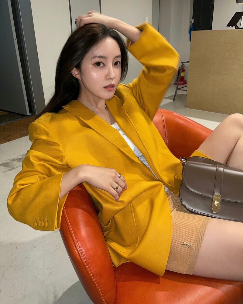 230827 T-ara Hyomin Instagram update documents 4