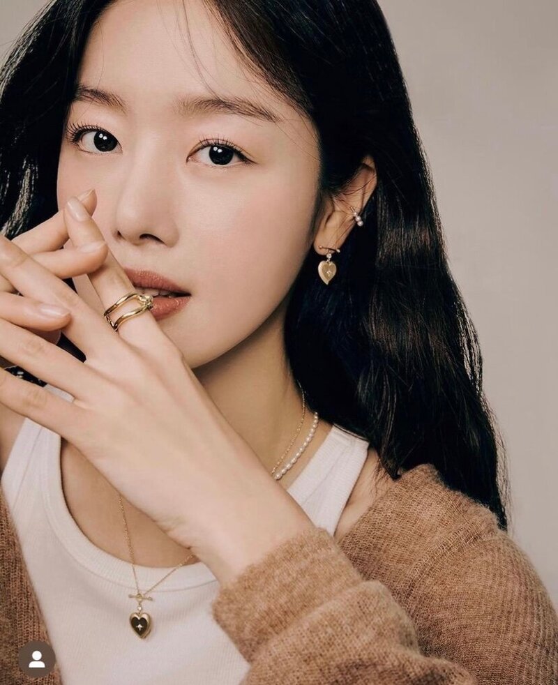 230127 Han Sunhwa for Ily and Jewelry (Instagram Update) documents 2
