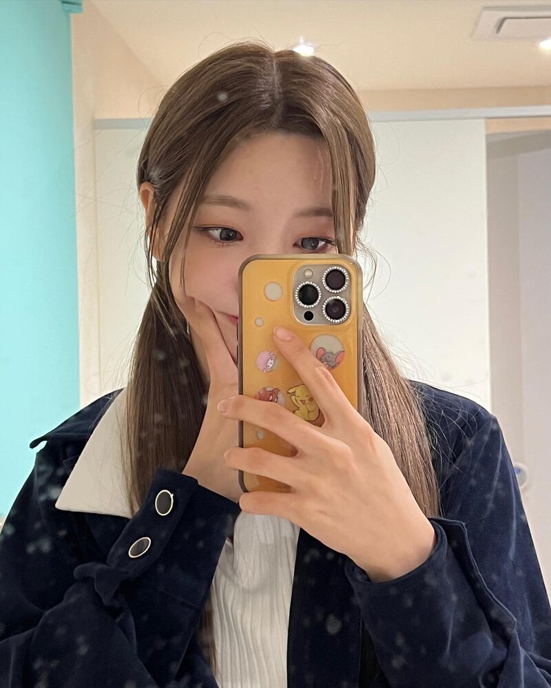 221023 Rocket Punch Instagram Update - Yeonhee documents 9