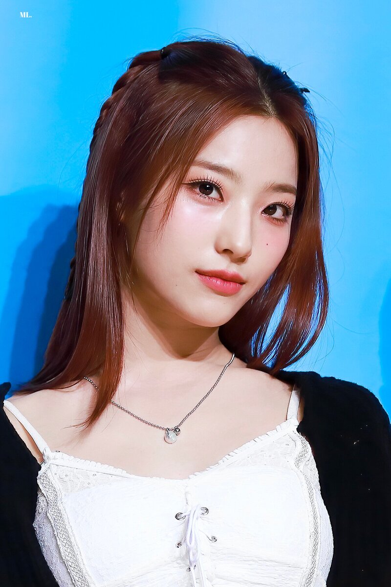 221009 fromis_9 Saerom documents 13