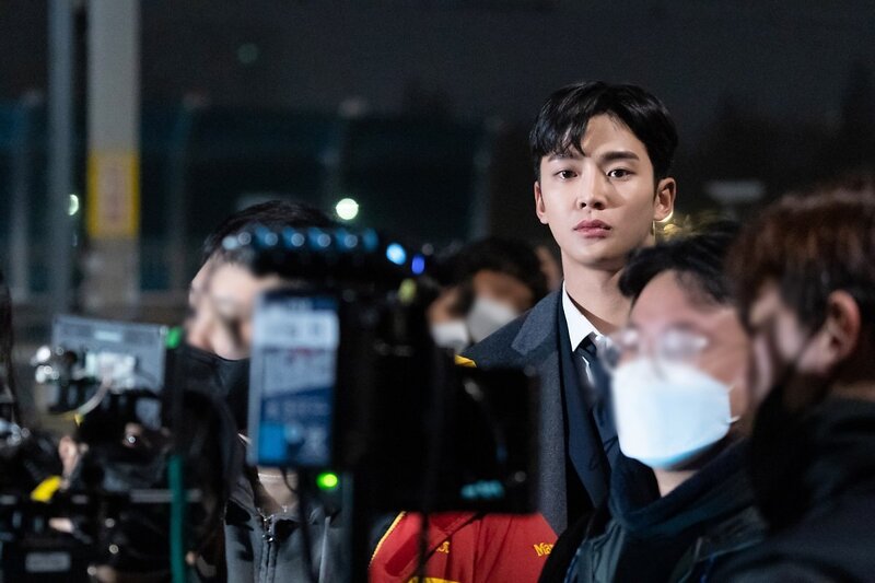 220501 FNC Ent. Naver Update - Rowoon at 'Tomorrow' Behind the Scenes documents 5