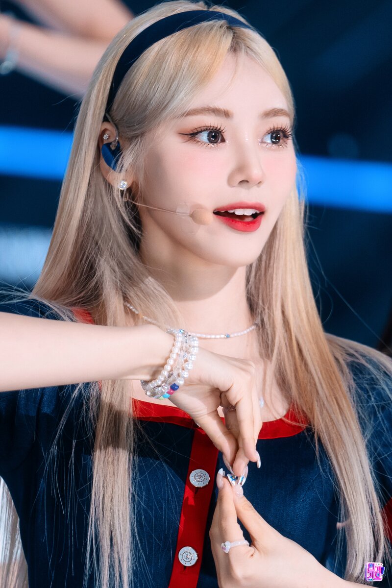 220703 LOONA JinSoul - 'Flip That' at Inkigayo documents 1