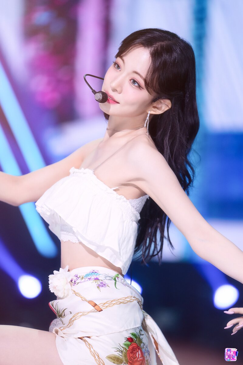 220717 fromis_9 Chaeyoung - 'Stay This Way' at SBS Inkigayo documents 2