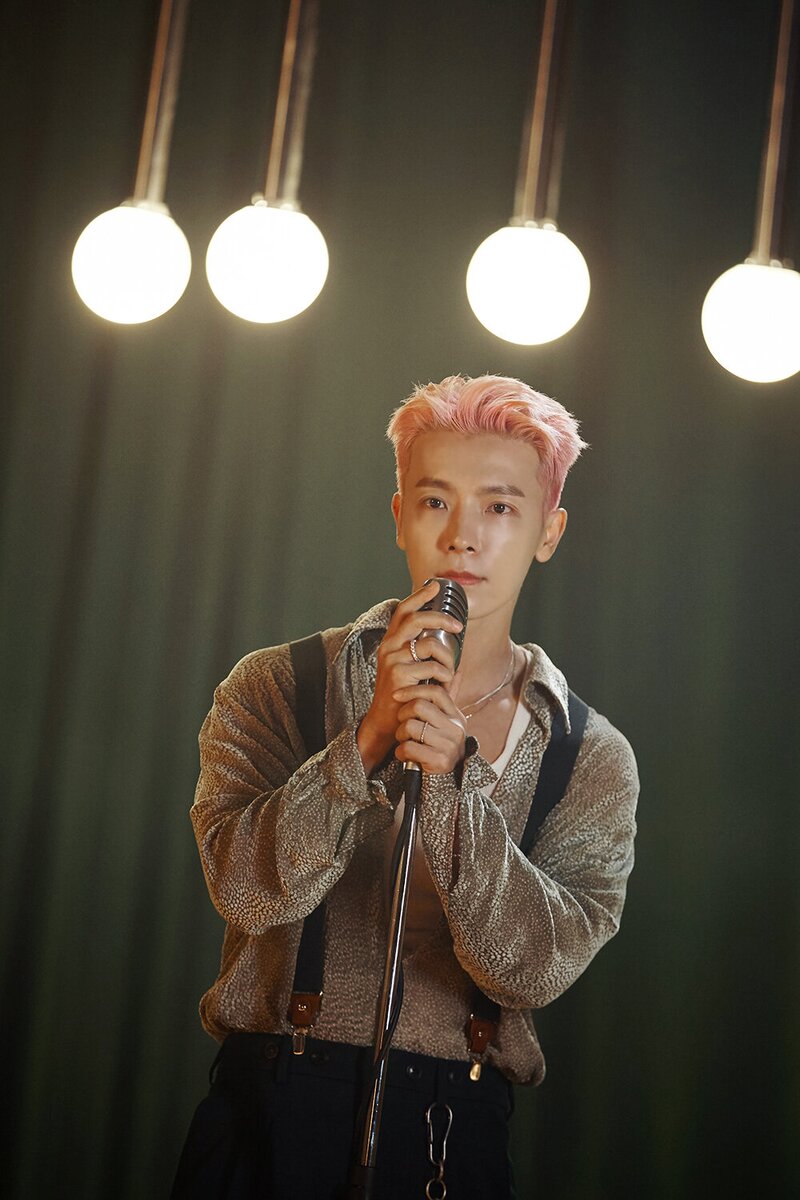 211015 SMTOWN Naver Update - Donghae 'California Love' M/V Behind documents 7
