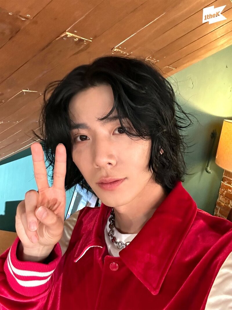 231211 - 1theK Twitter Update - SF9 Hwiyoung Live Photos documents 4