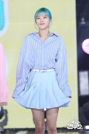 180428 TWICE Jeongyeon - 'What is Love?' at Music Core