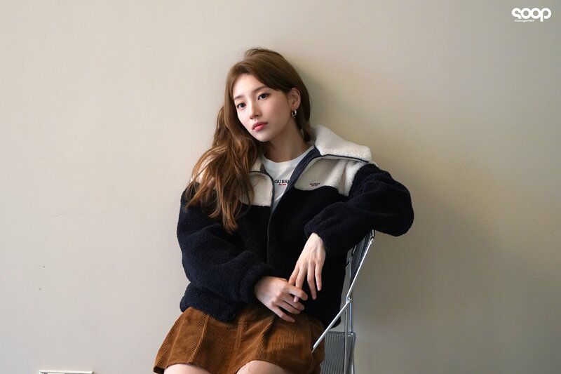231205 SOOP Naver Post - Suzy - Guess FW23 Photoshoot Behind documents 6