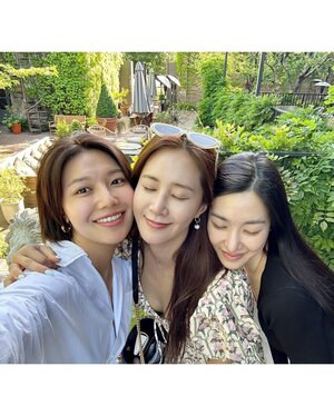 230516 SNSD Yuri Instagram Update with Tiffany Young, Sooyoung