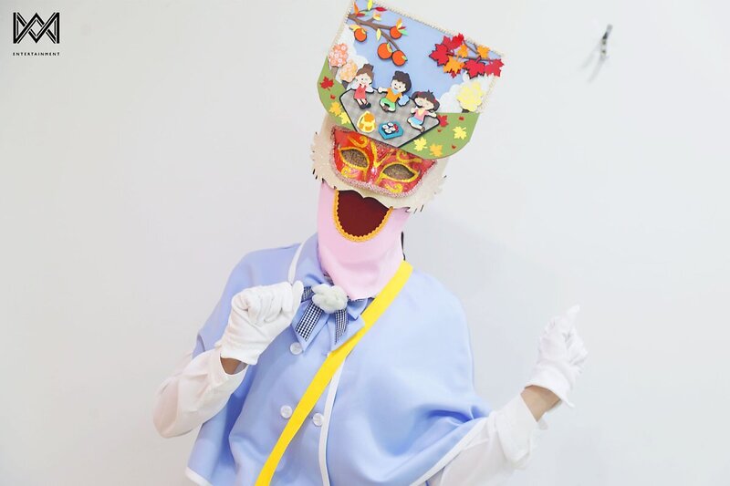 221205 WM Naver Update - LEE CHAE YEON 'King of Masked Singer' Behind documents 3