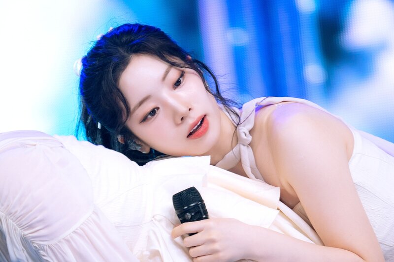 240303 TWICE Dahyun - 'One Spark' and 'I GOT YOU' at Inkigayo documents 9