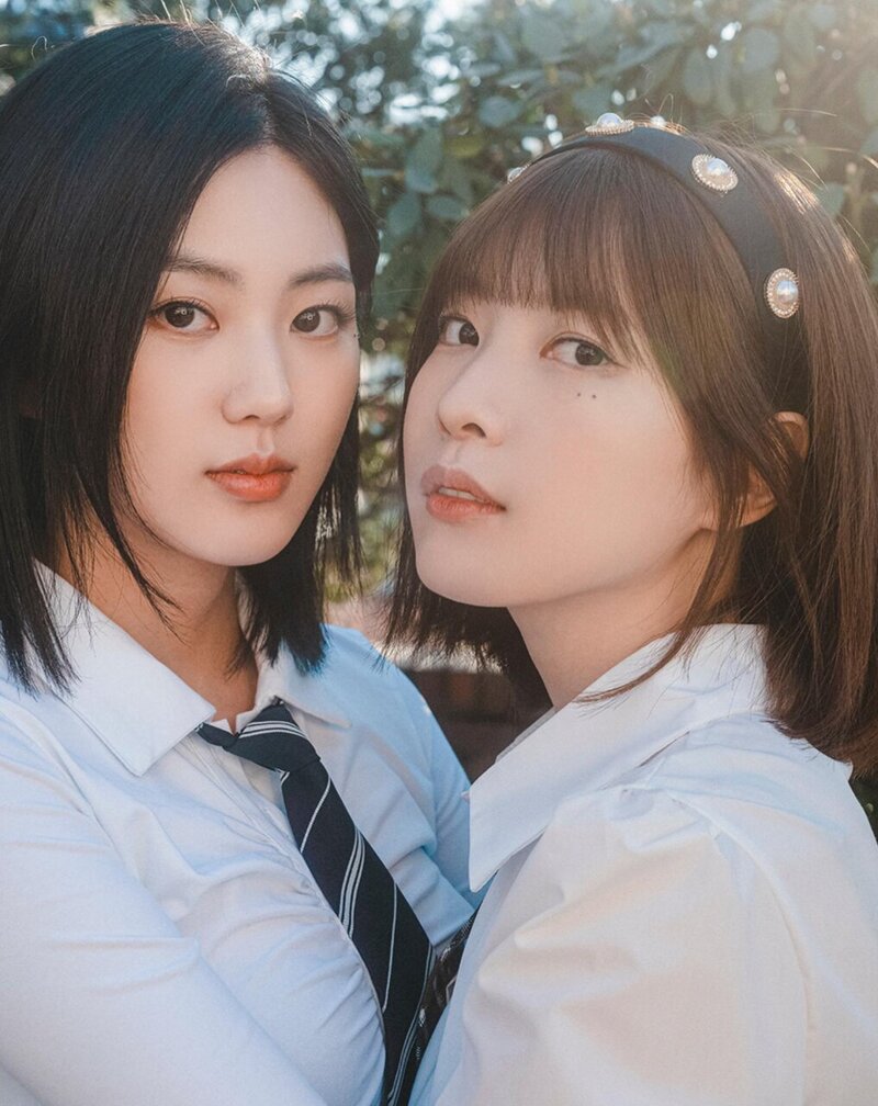 CLC Eunbin and Lee Hae In December 2022 pictorial documents 3