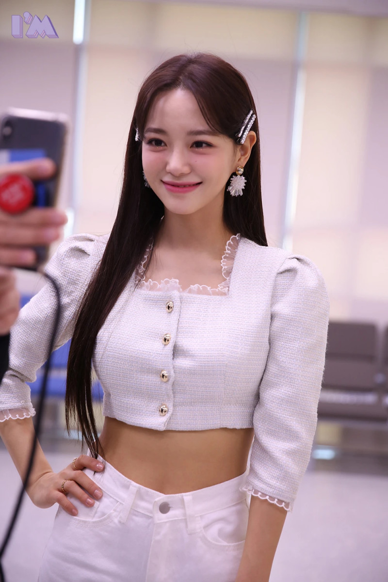 210430 Jellyfish Naver Post - Sejeong 'Warning' Music Show Behind documents 2
