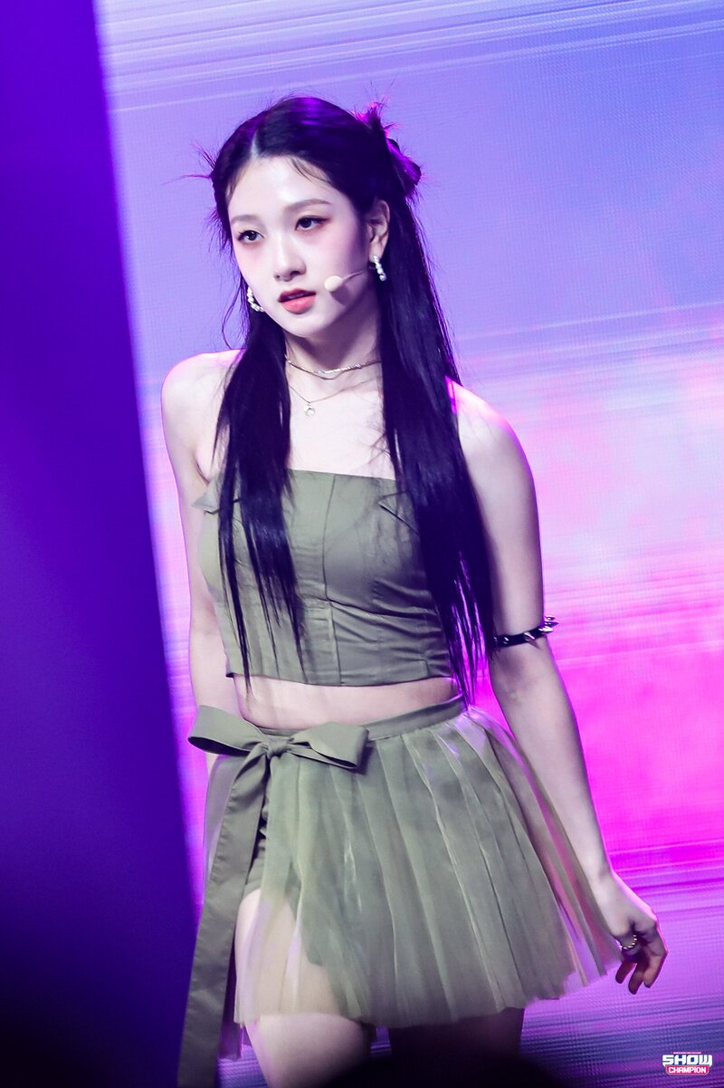 230614 fromis_9 Seoyeon - '#menow' at Show Champion documents 2