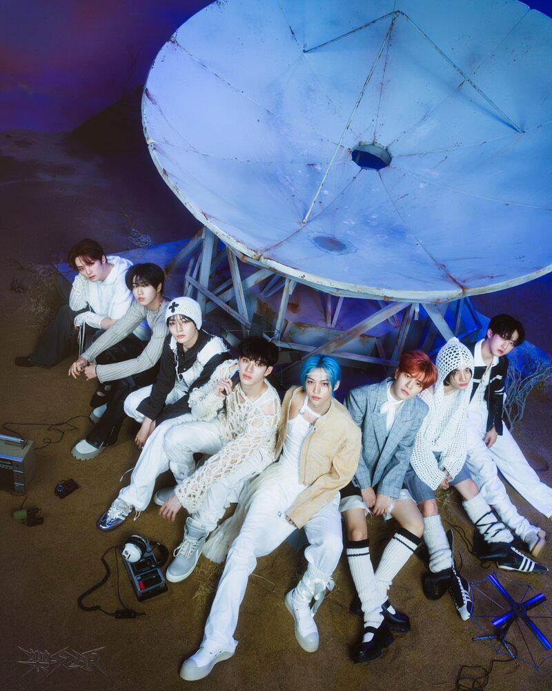 Stray Kids - 8th Mini Album "ROCK-STAR" Teaser Images documents 1