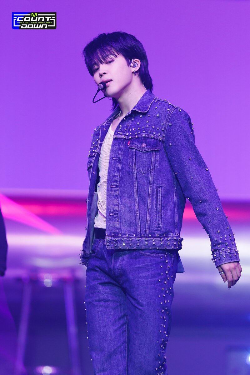 230330 BTS Jimin - 'Like Crazy' at M COUNTDOWN documents 5
