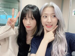 210530 WJSN Twitter Update - Eunseo & Seola