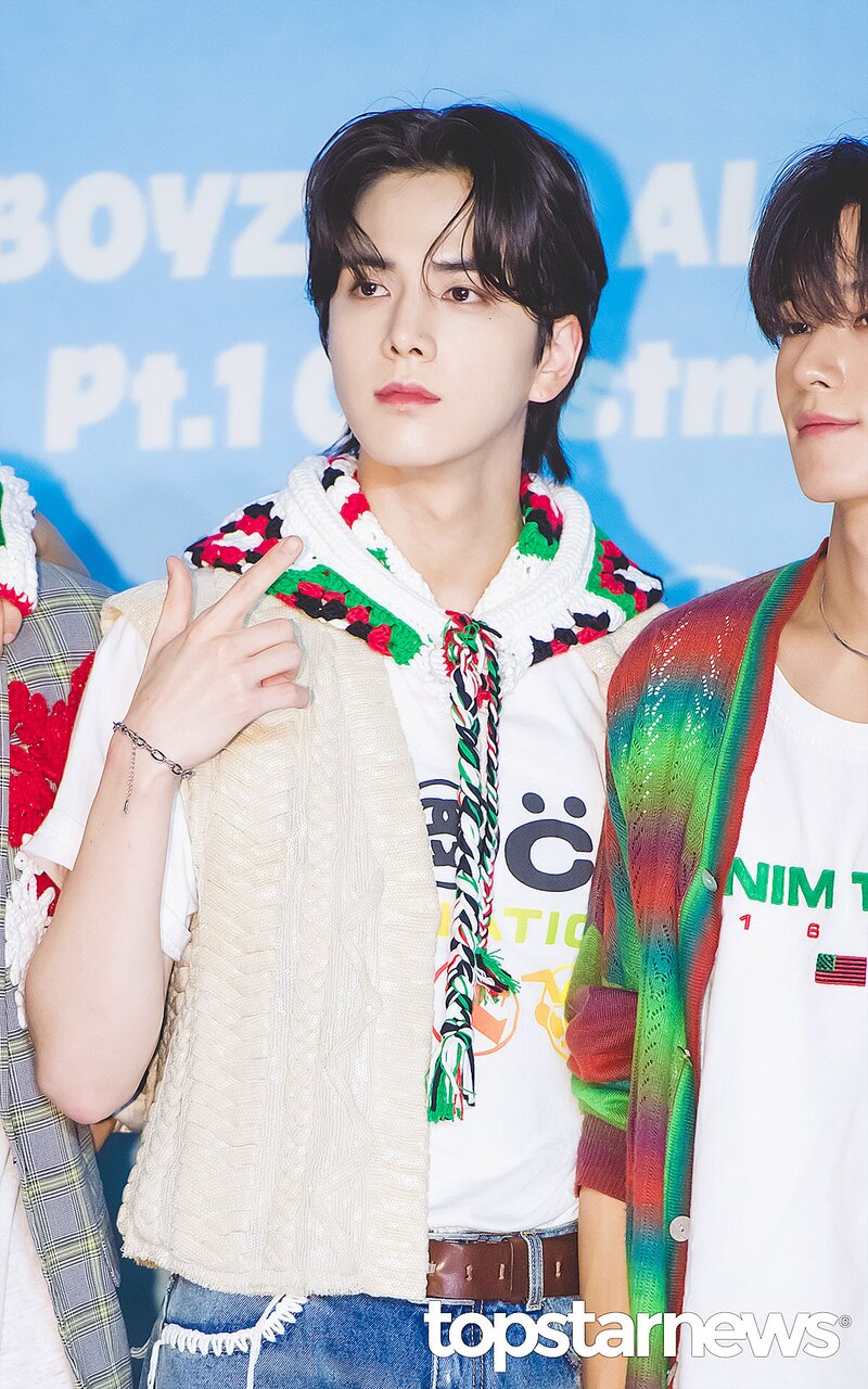 230807 The Boyz Younghoon - 'PHANTASY Pt.1 Christmas In August' Press Conference documents 2
