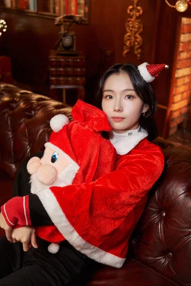 231229 WakeOne Naver Update - Youngeun - Kep1erving My Own Santa & Kep1erving Awards [Behind the Scenes]