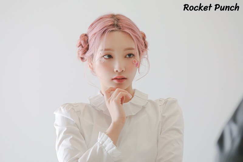 220628 Woollim Naver - Rocket Punch - 'Fiore' Jacket Shoot documents 23