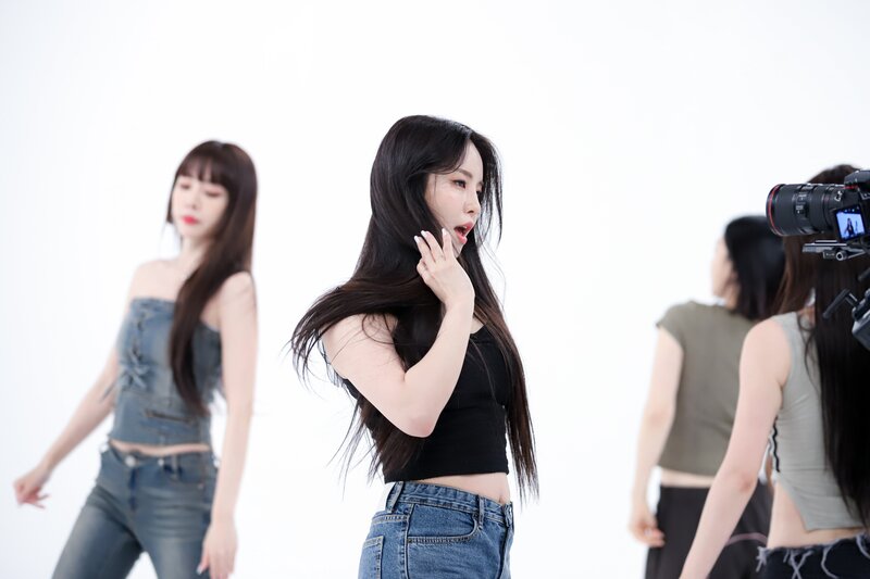 230801 MBC Naver - BBGIRLS Youjoung - Weekly Idol On-site Photos documents 8