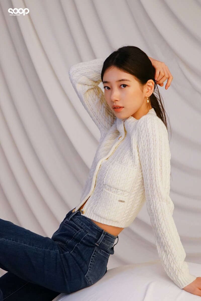 240405 SOOP Naver Post - Suzy - Guess S/S 2024 Campaign Behind documents 5