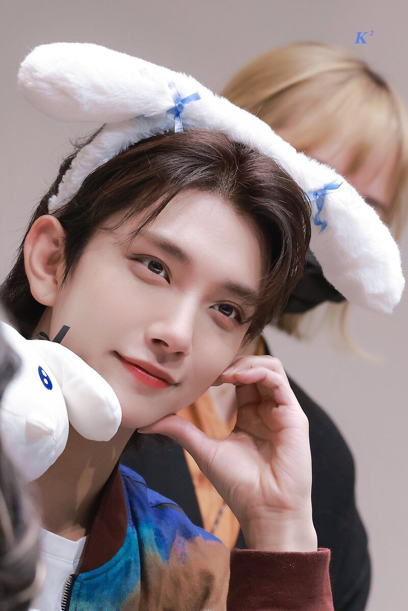 230507 SEVENTEEN Joshua at Music Plant Fansign Event documents 5