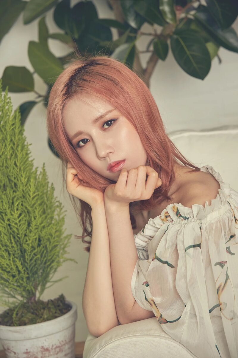 Lovelyz_Jin_Now,_We_promotional_photo.png