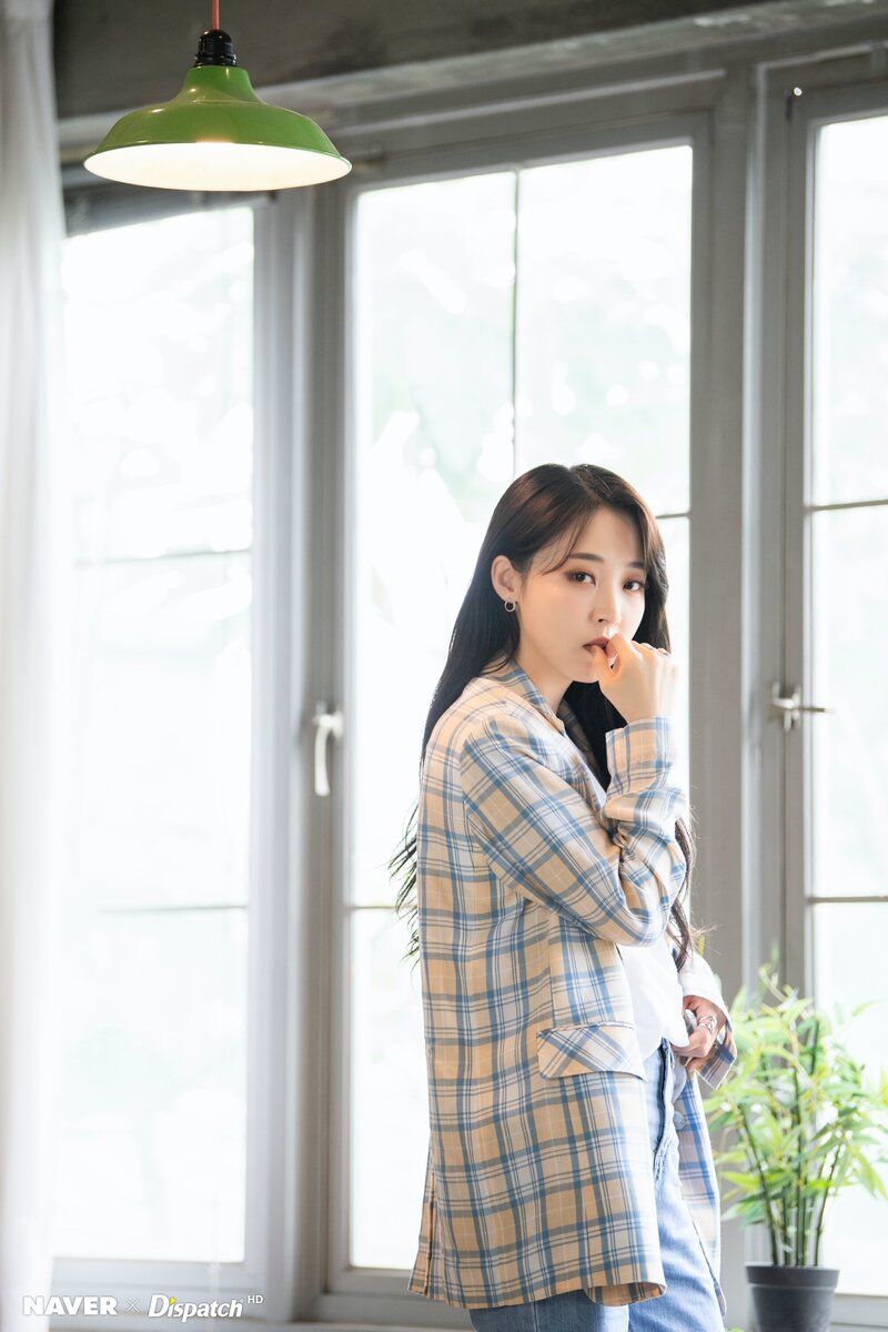 MAMAMOO's Moonbyul - Mini Album Vol.2 "門OON : Repackage" Promotion Photoshoot by Naver x Dispatch documents 1