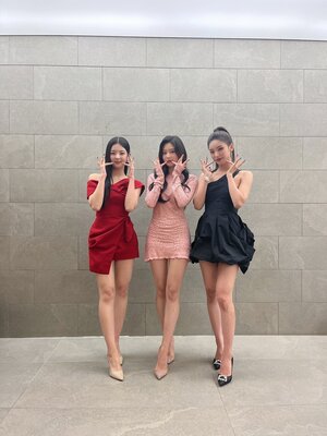 221204 Music Core Twitter Update - Lia, Yeji & Minju