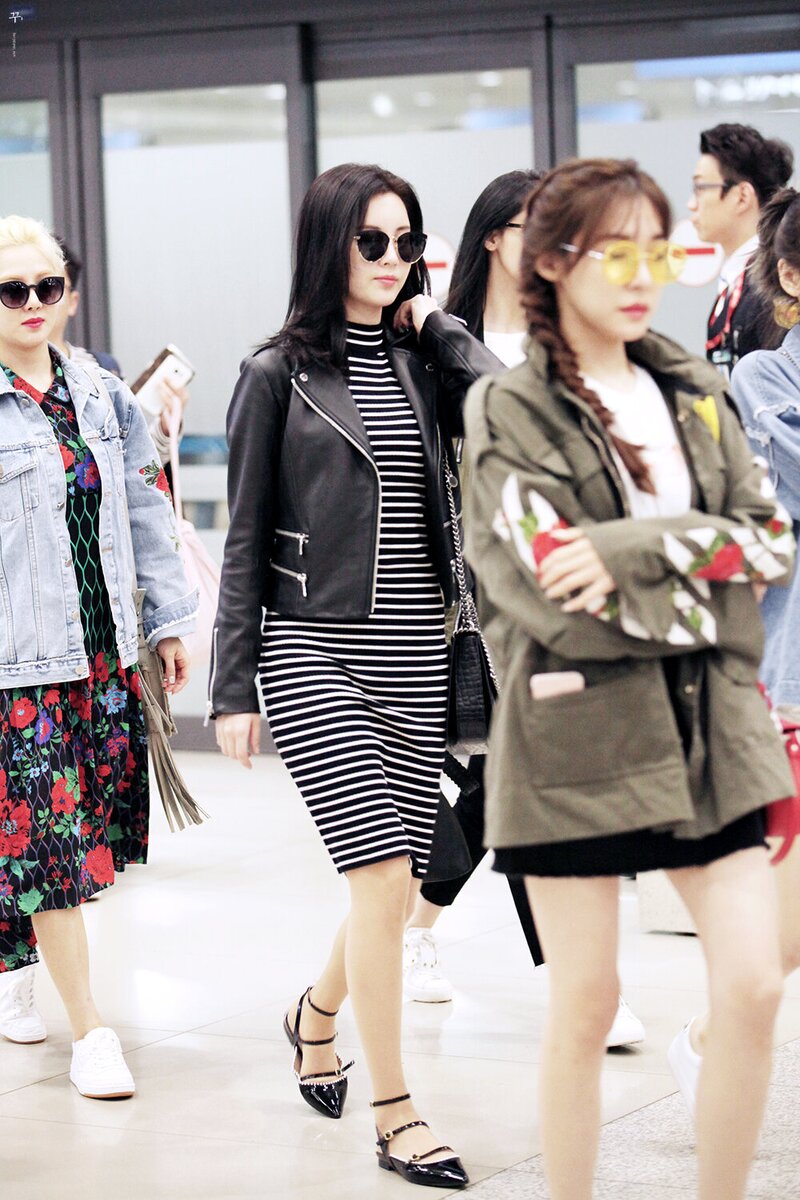 170401-170402 Girls' Generation Seohyun at Incheon Airport documents 3